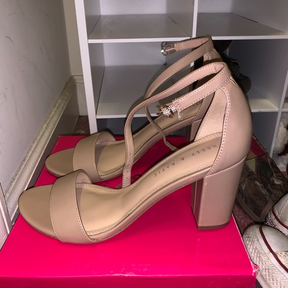Kelly & Katie Shoes - Nude heels!
